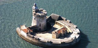 7 завораживающих и грозных фортов побережья Франции