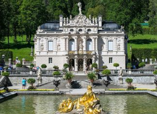 Le Palais de Linderhof : un petit ensemble extravagant du Roi Fou
