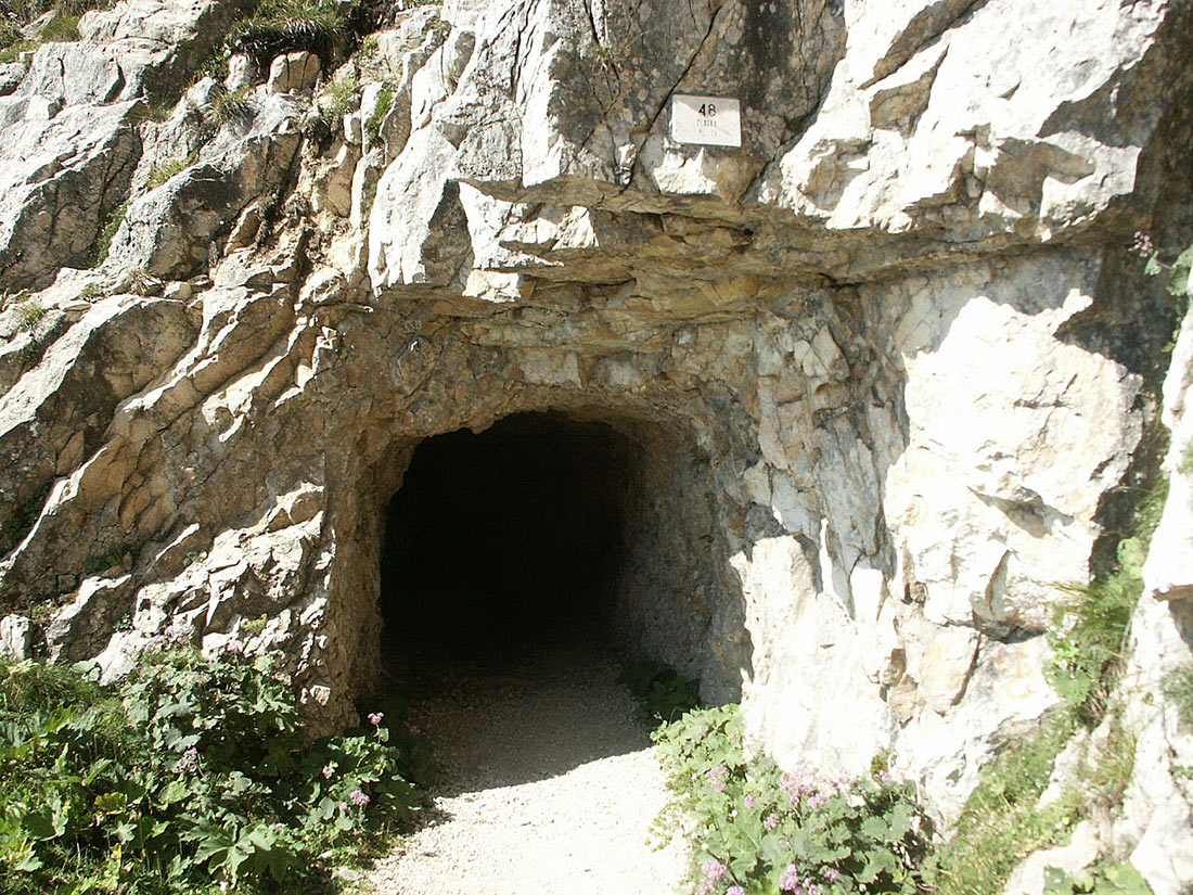 Route aux 52 tunnels