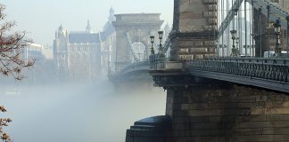 Что посмотреть осенью: 7 городов, которые удивят вас неземными красками